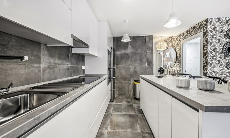 Sale - Casa de Pueblo - Los Alcázares - Centro