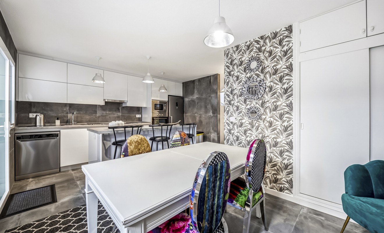 Sale - Casa de Pueblo - Los Alcázares - Centro