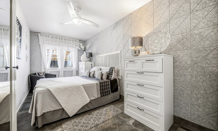 Sale - Casa de Pueblo - Los Alcázares - Centro