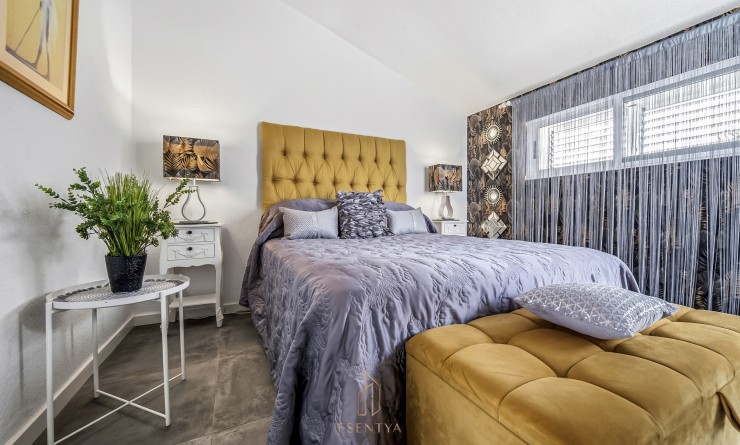 Sale - Casa de Pueblo - Los Alcázares - Centro
