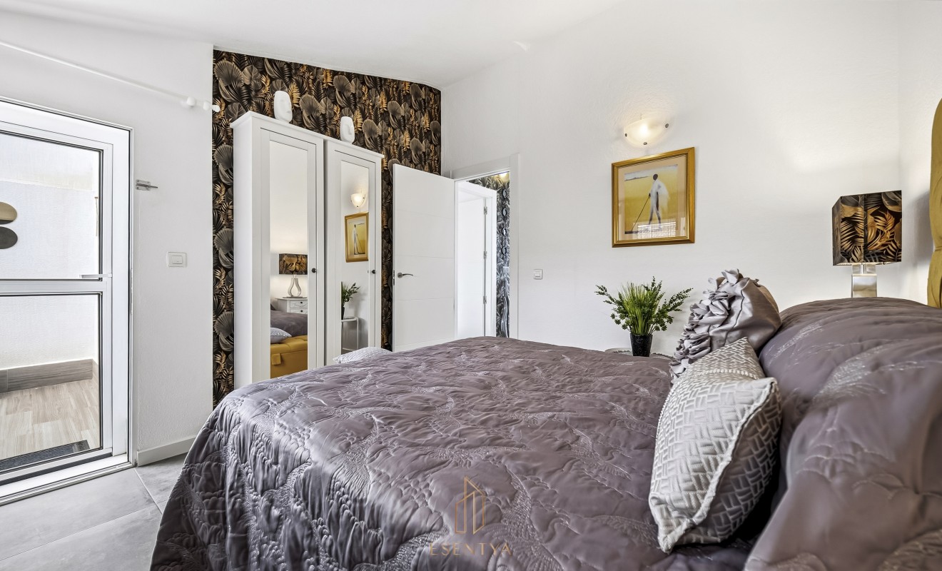 Sale - Casa de Pueblo - Los Alcázares - Centro
