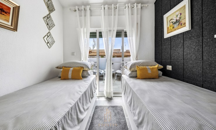 Sale - Casa de Pueblo - Los Alcázares - Centro