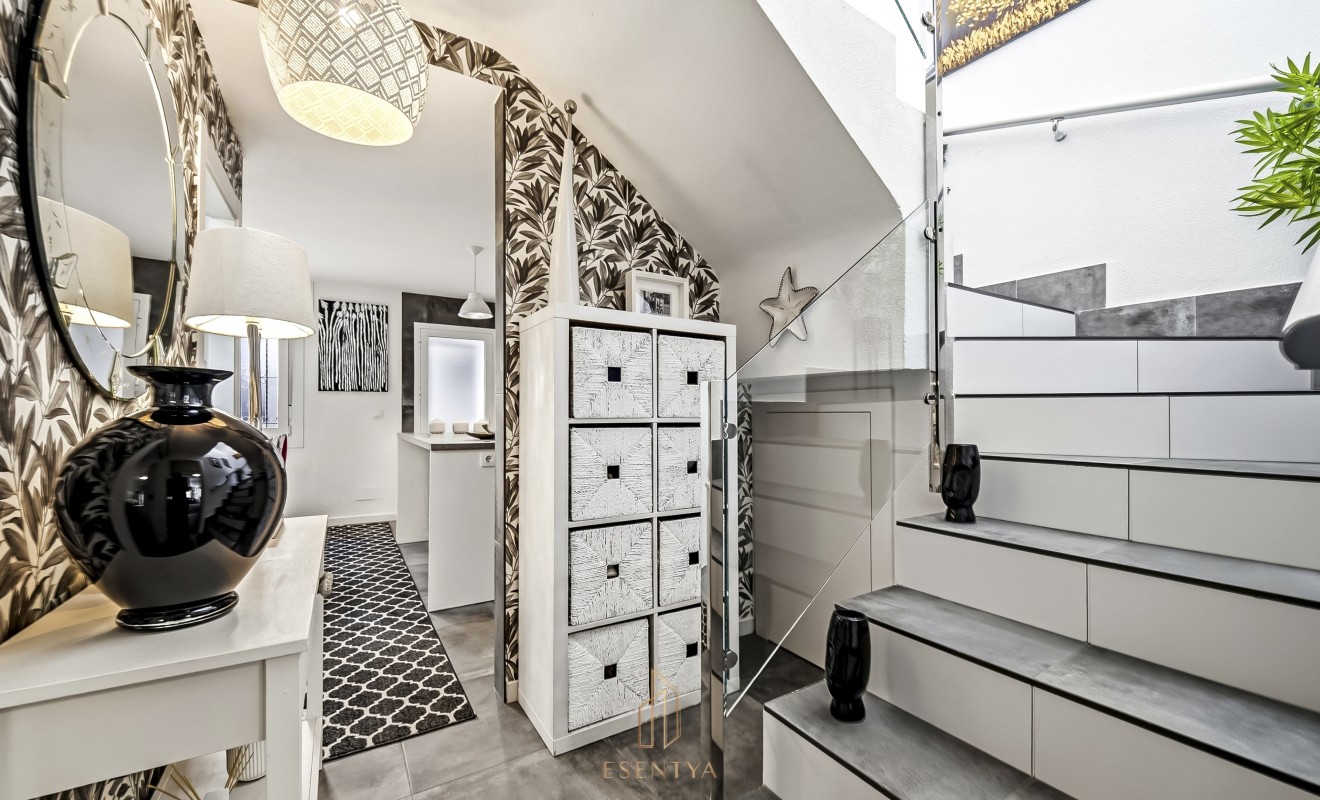 Sale - Casa de Pueblo - Los Alcázares - Centro