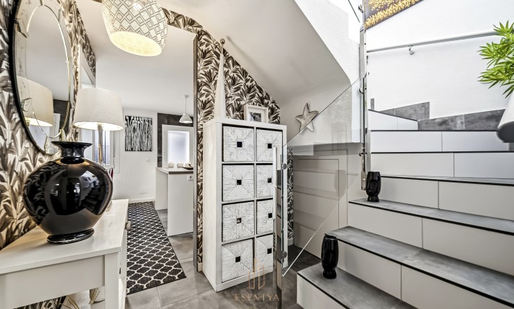 Sale - Casa de Pueblo - Los Alcázares - Centro