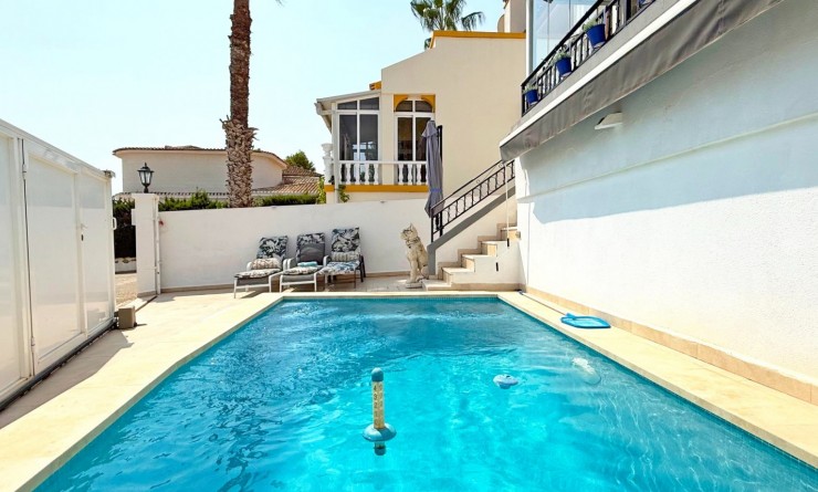 Wederverkoop - Detached villa - Orihuela Costa - Villamartín