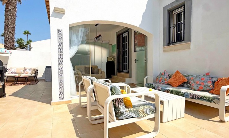 Wederverkoop - Detached villa - Orihuela Costa - Villamartín