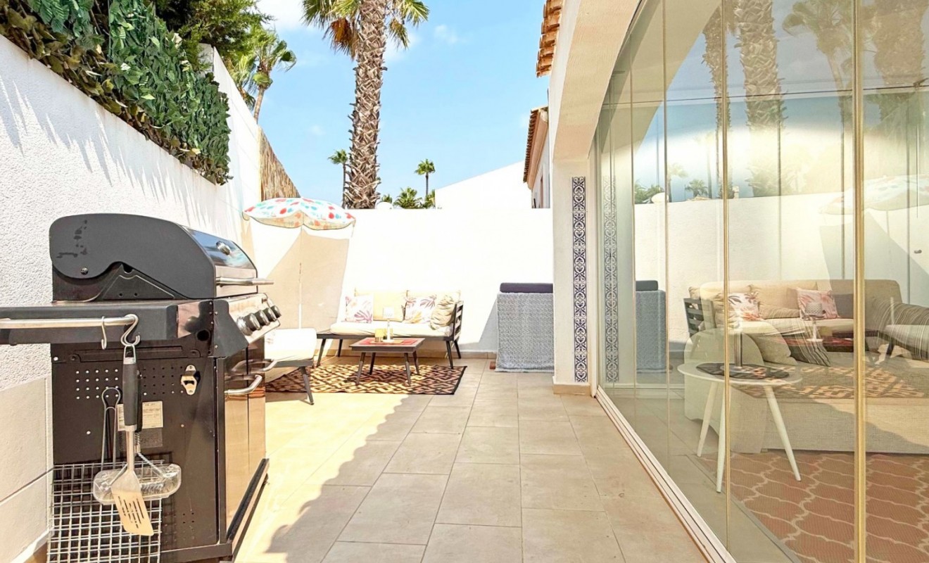 Wederverkoop - Detached villa - Orihuela Costa - Villamartín
