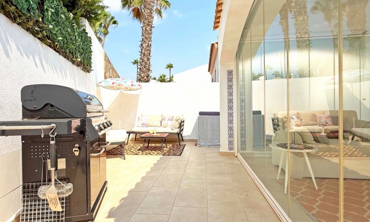 Wederverkoop - Detached villa - Orihuela Costa - Villamartín