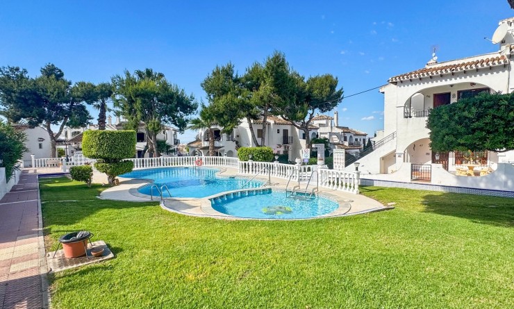 Wederverkoop - Bungalow - Torrevieja - Nueva Torrevieja - Aguas Nuevas
