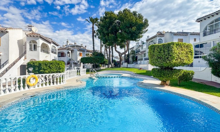 Wederverkoop - Bungalow - Torrevieja - Nueva Torrevieja - Aguas Nuevas
