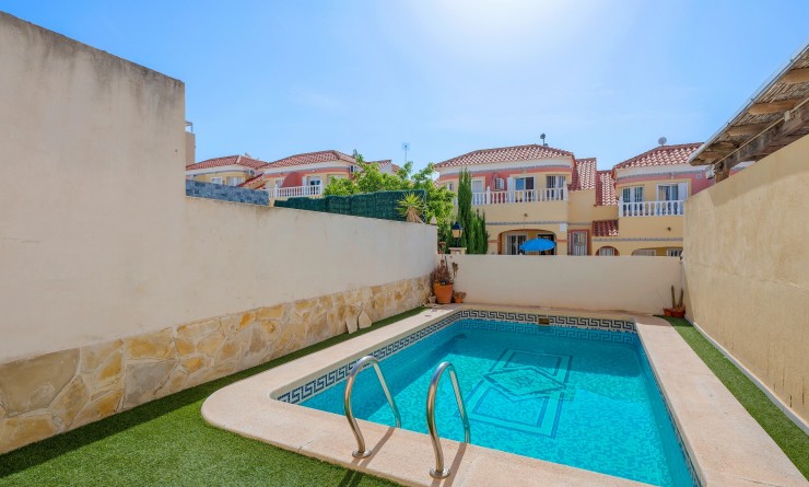Wederverkoop - House - Orihuela Costa - Las Filipinas