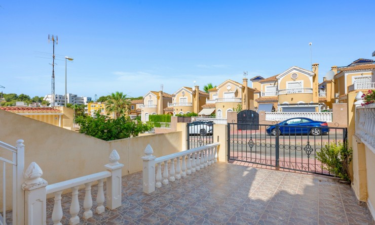 Wederverkoop - House - Orihuela Costa - Las Filipinas