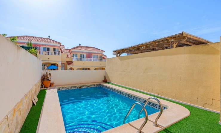 Wederverkoop - House - Orihuela Costa - Las Filipinas