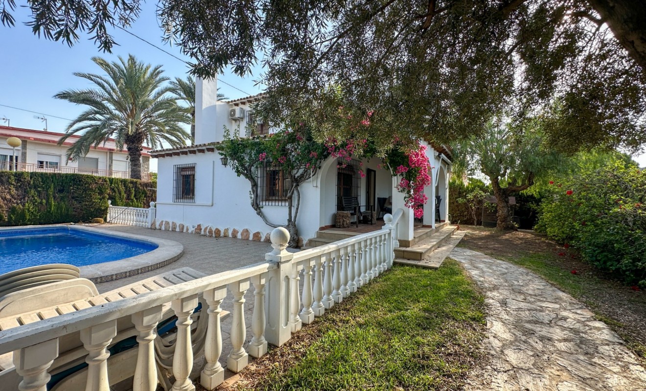 Revente - Villa - Cabo Roig