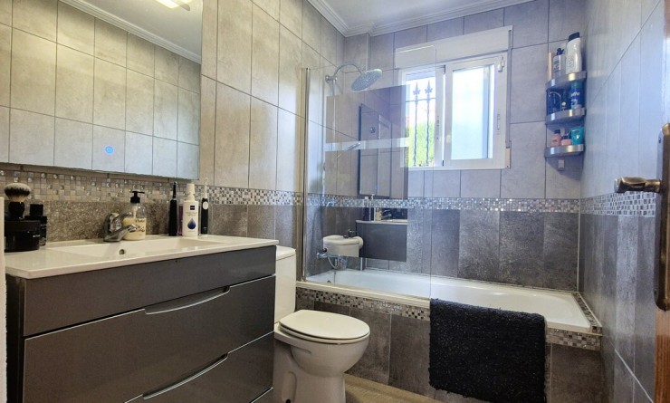 Wederverkoop - Villa - Villamartín - Costa Blanca