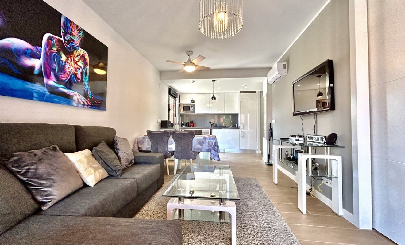 Sale - Apartment - Villamartín