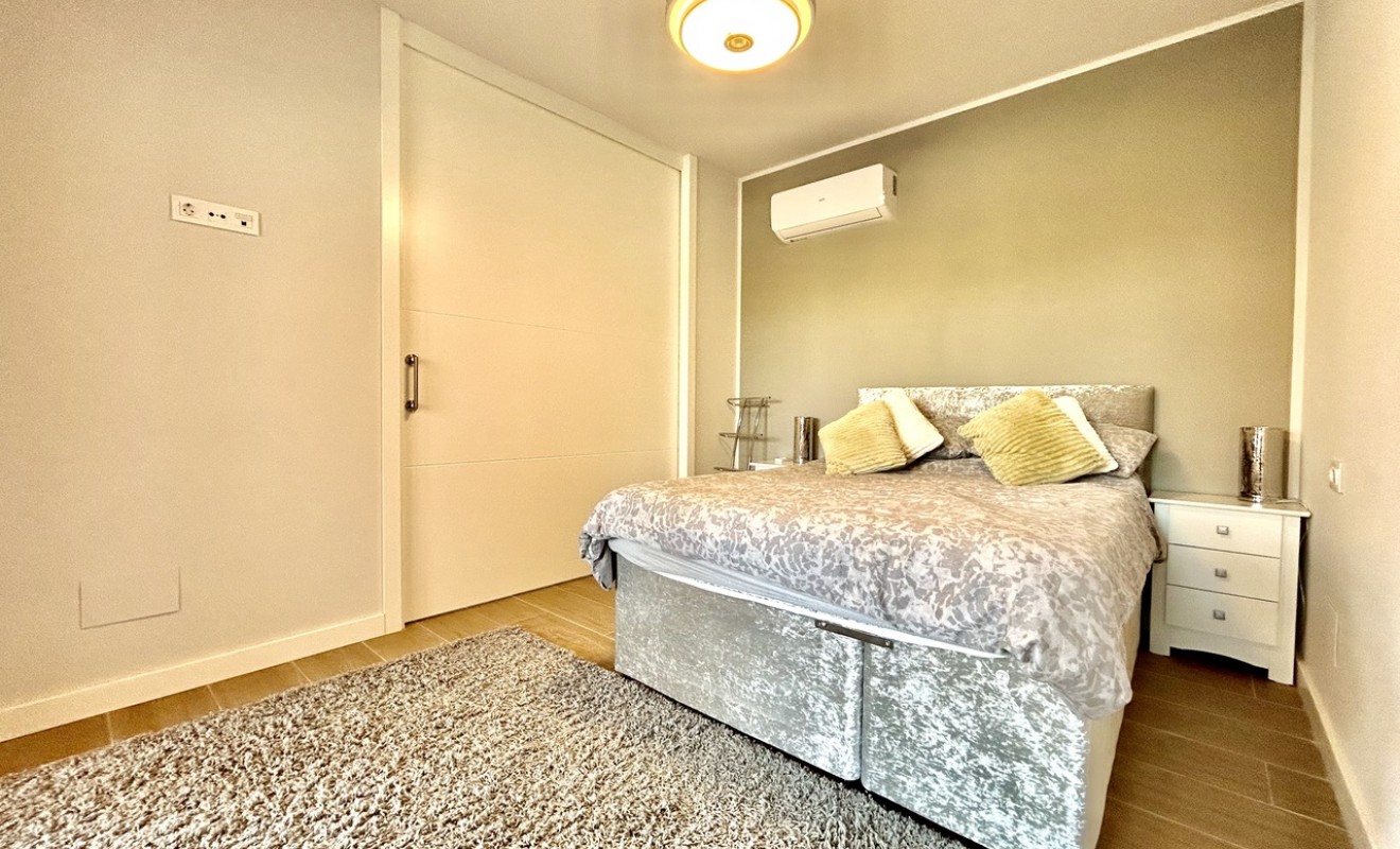 Sale - Apartment - Villamartín