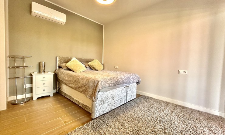 Sale - Apartment - Villamartín