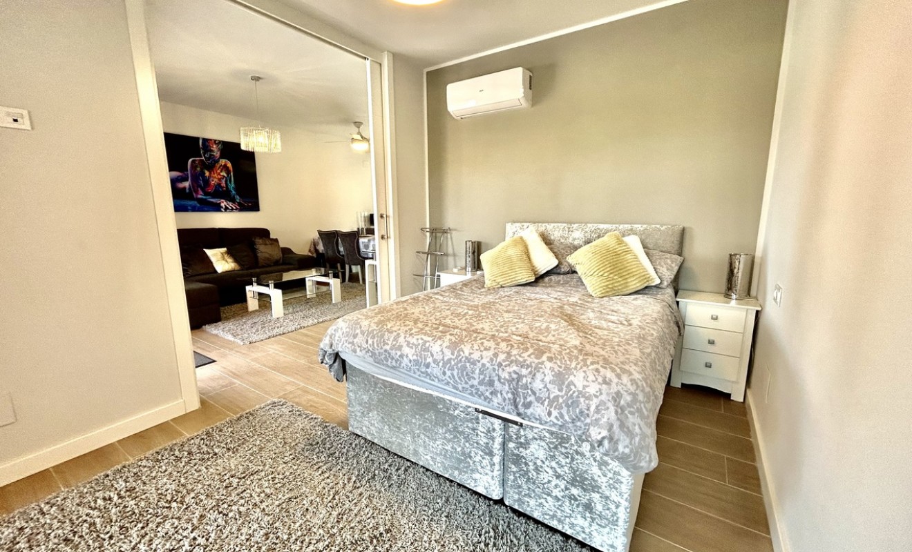 Sale - Apartment - Villamartín