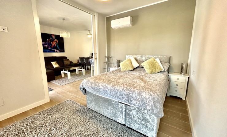 Sale - Apartment - Villamartín