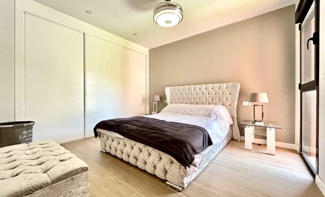 Sale - Apartment - Villamartín