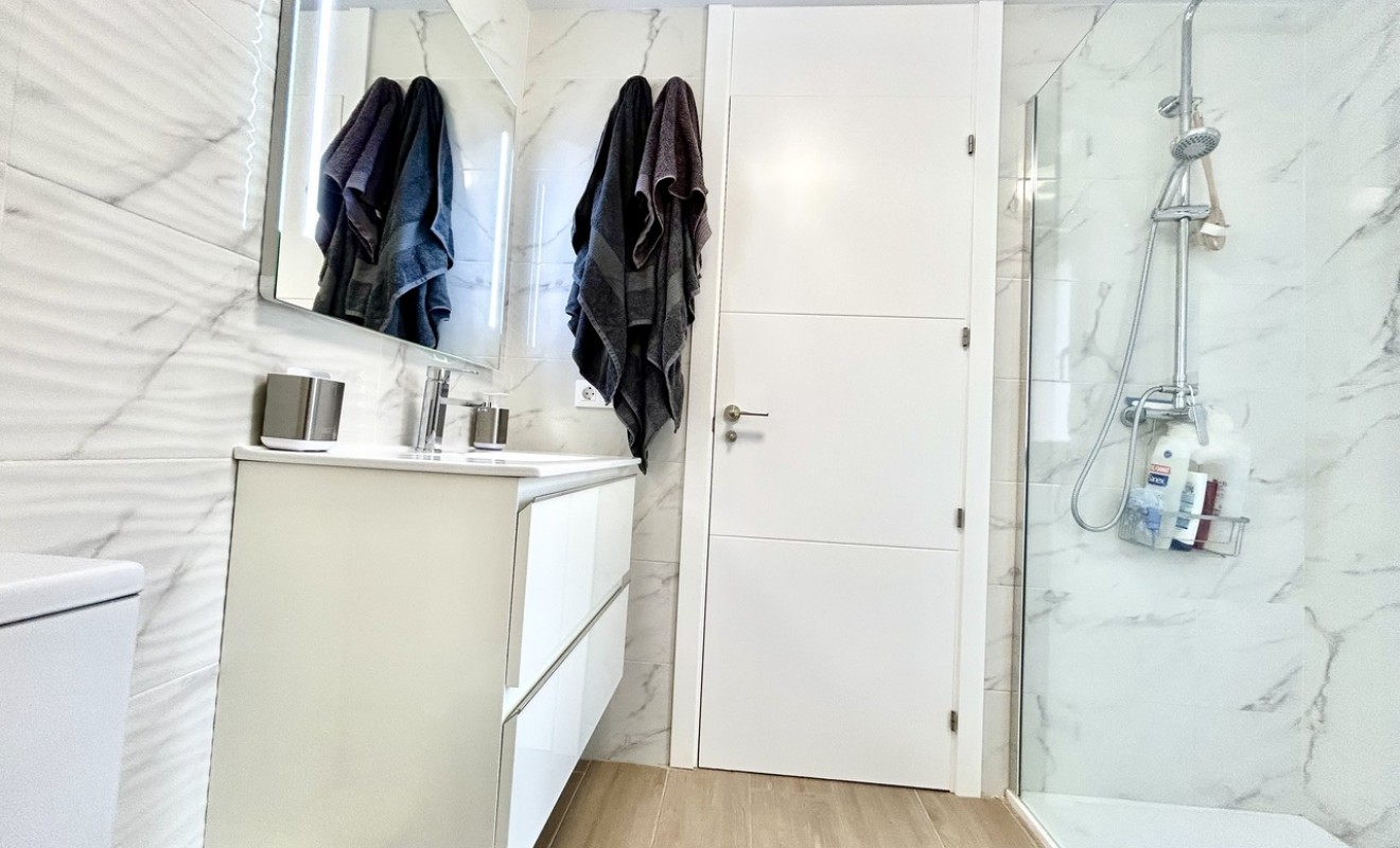 Sale - Apartment - Villamartín