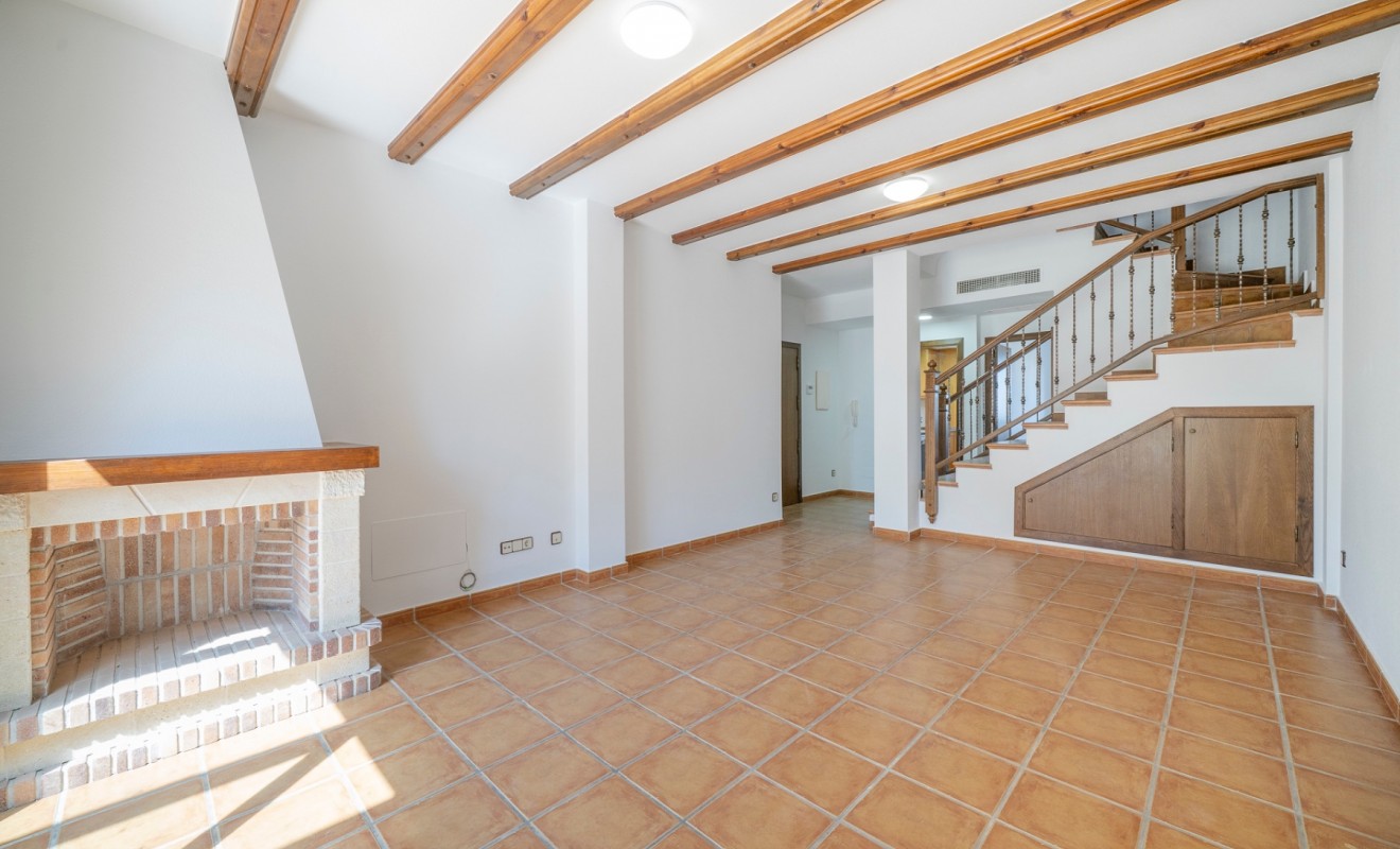 Wederverkoop - Semidetached - Algorfa