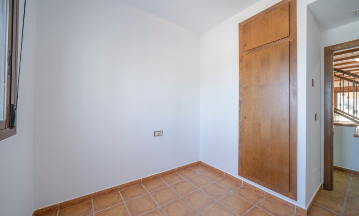 Wederverkoop - Semidetached - Algorfa