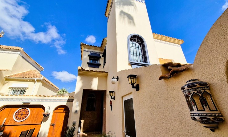 Sale - Villa - El Galan