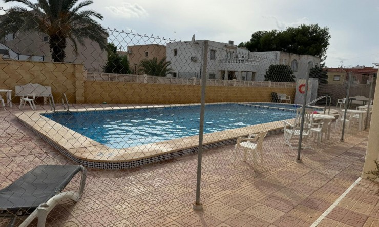 Wederverkoop - Bungalow - Torrevieja - La Siesta - El Salado - Torreta