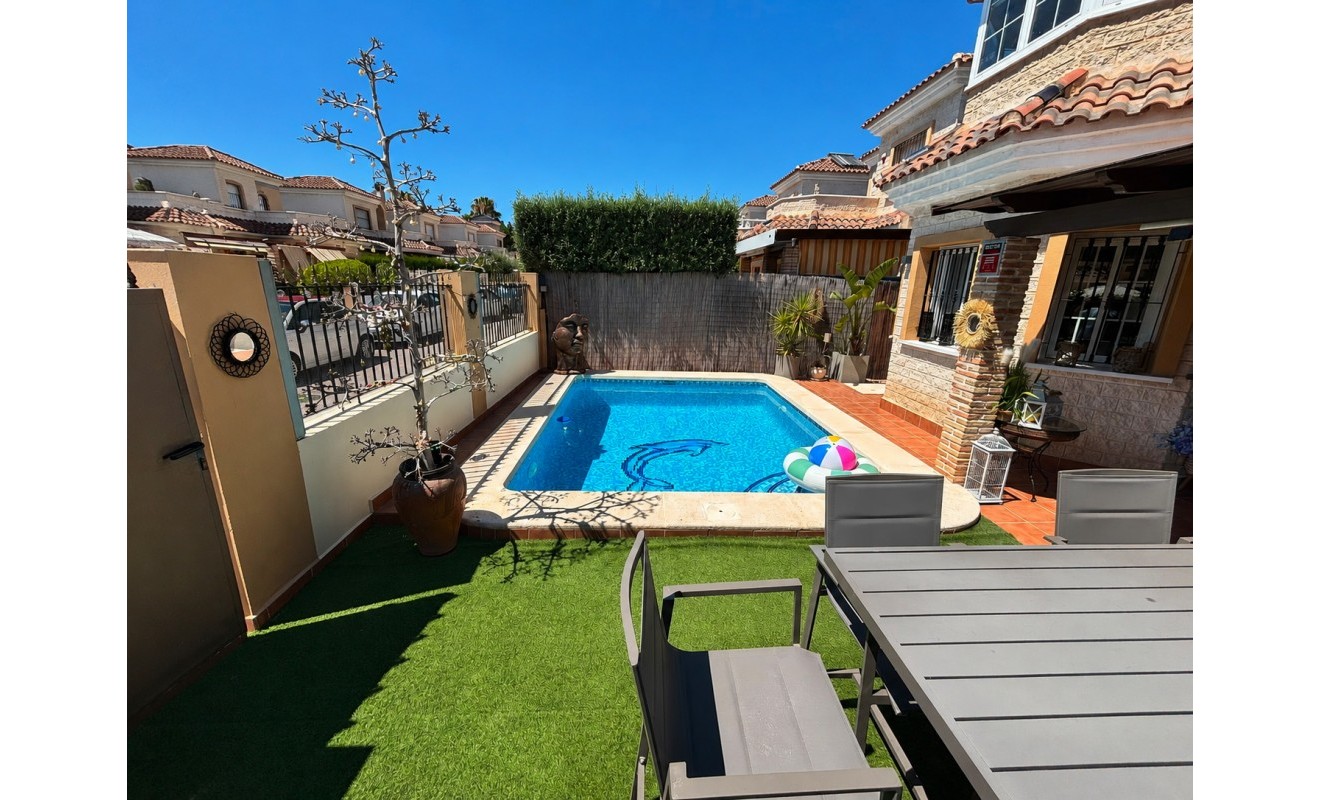Revente - Villa - El Raso - Guardamar del Segura