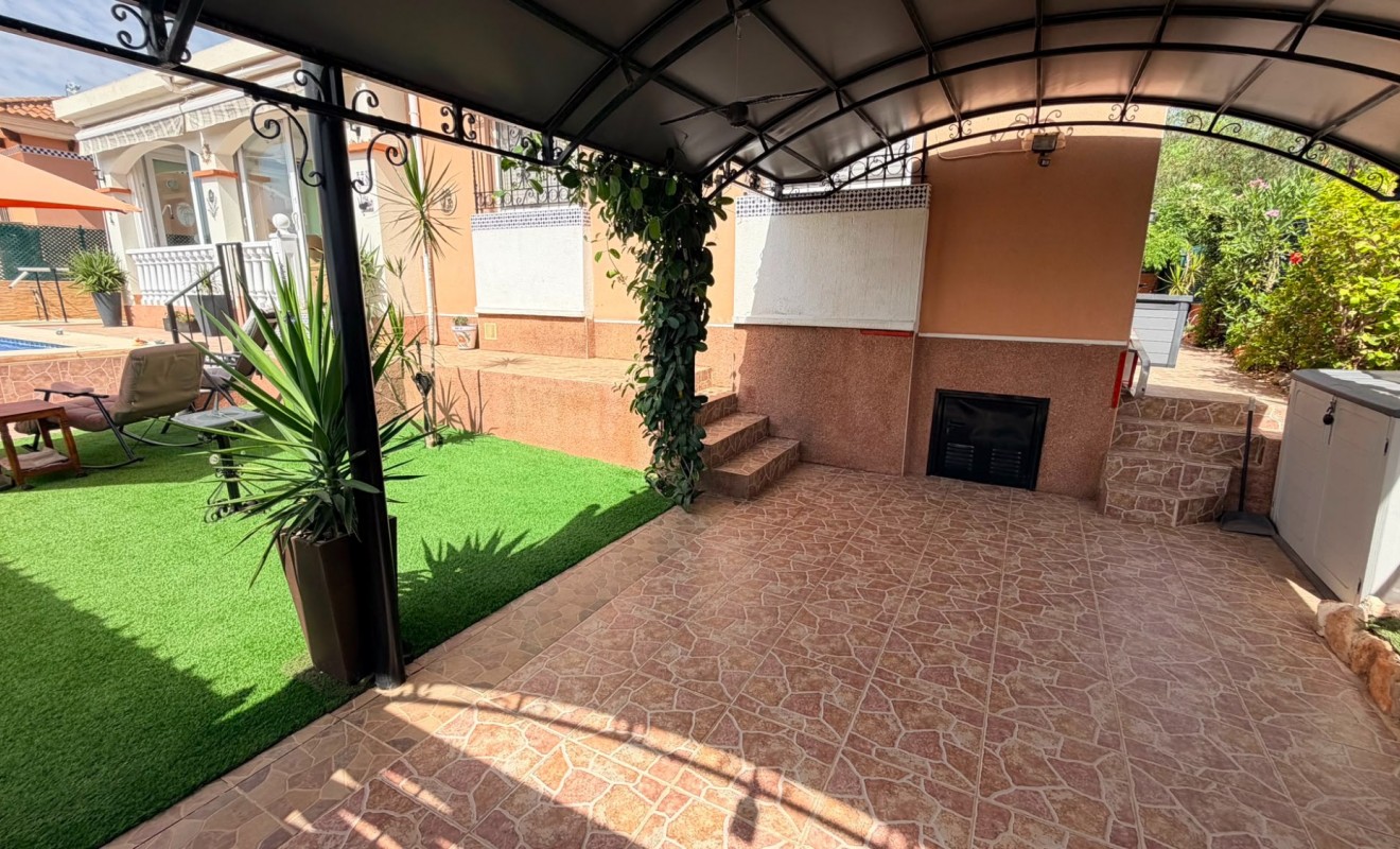 Wederverkoop - Detached villa - Los Montesinos - La herrada