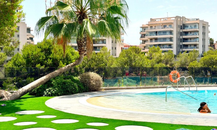 Wederverkoop - Apartment / flat - Orihuela Costa - La Zenia