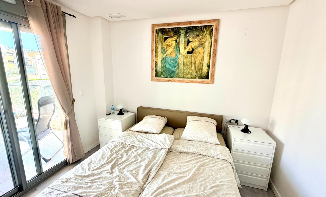 Wederverkoop - Apartment / flat - Orihuela Costa - La Zenia