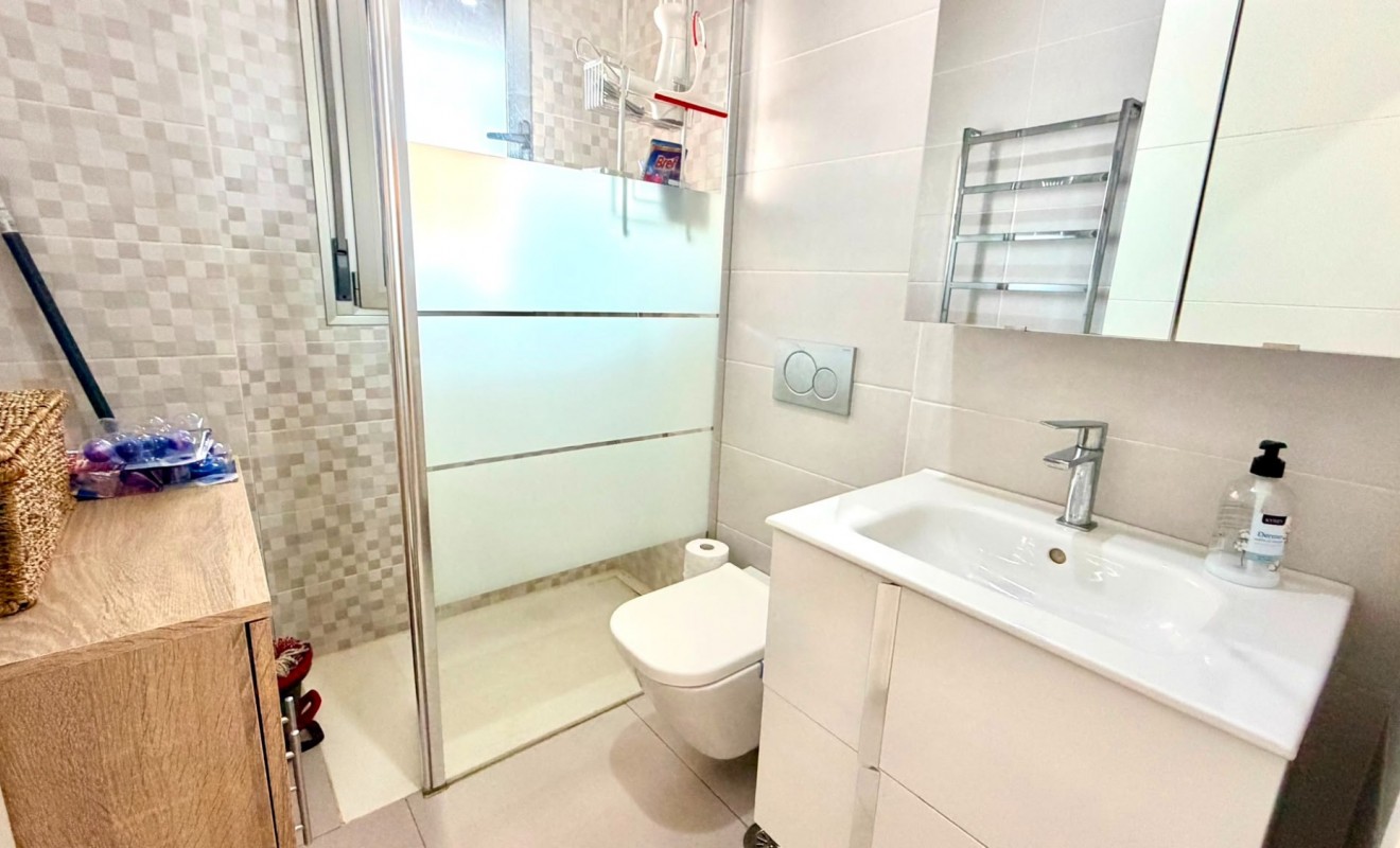 Wederverkoop - Apartment / flat - Orihuela Costa - La Zenia