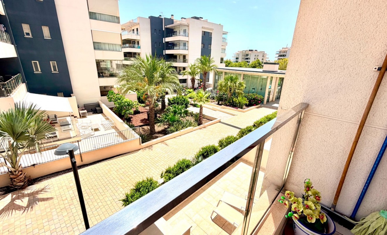 Wederverkoop - Apartment / flat - Orihuela Costa - La Zenia