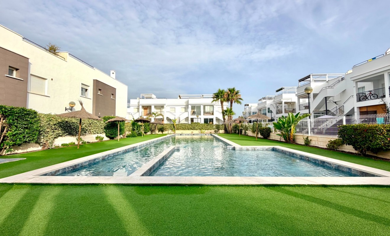 Wederverkoop - Apartment / flat - Torrevieja - Aguas Nuevas