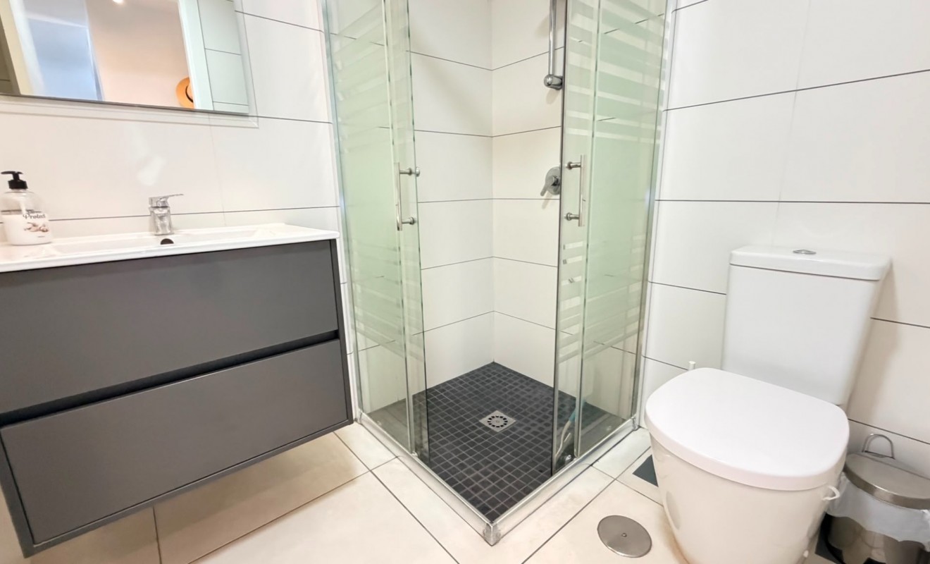 Wederverkoop - Apartment / flat - Torrevieja - Aguas Nuevas