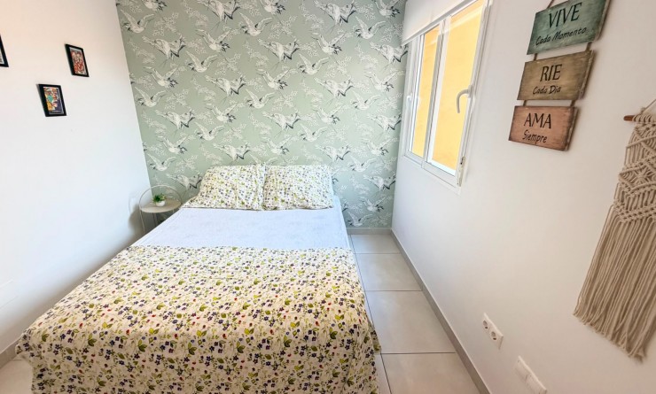 Wederverkoop - Apartment / flat - Torrevieja - Aguas Nuevas