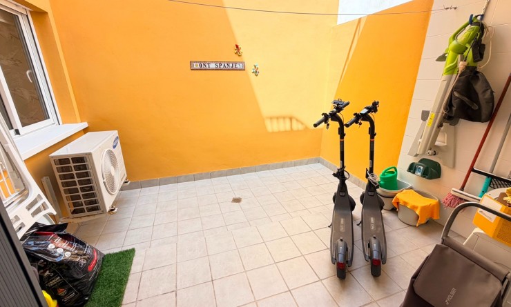 Wederverkoop - Apartment / flat - Torrevieja - Aguas Nuevas