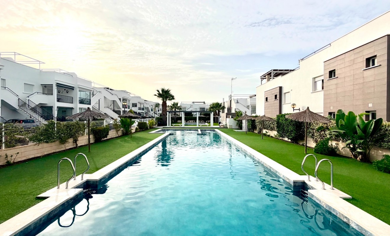 Wederverkoop - Apartment / flat - Torrevieja - Aguas Nuevas