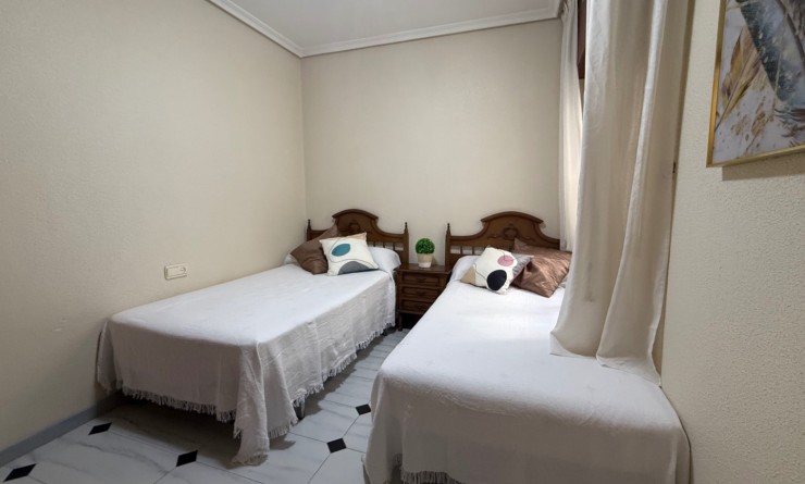 Wederverkoop - Apartment / flat - Torrevieja - Costa Blanca Sur
