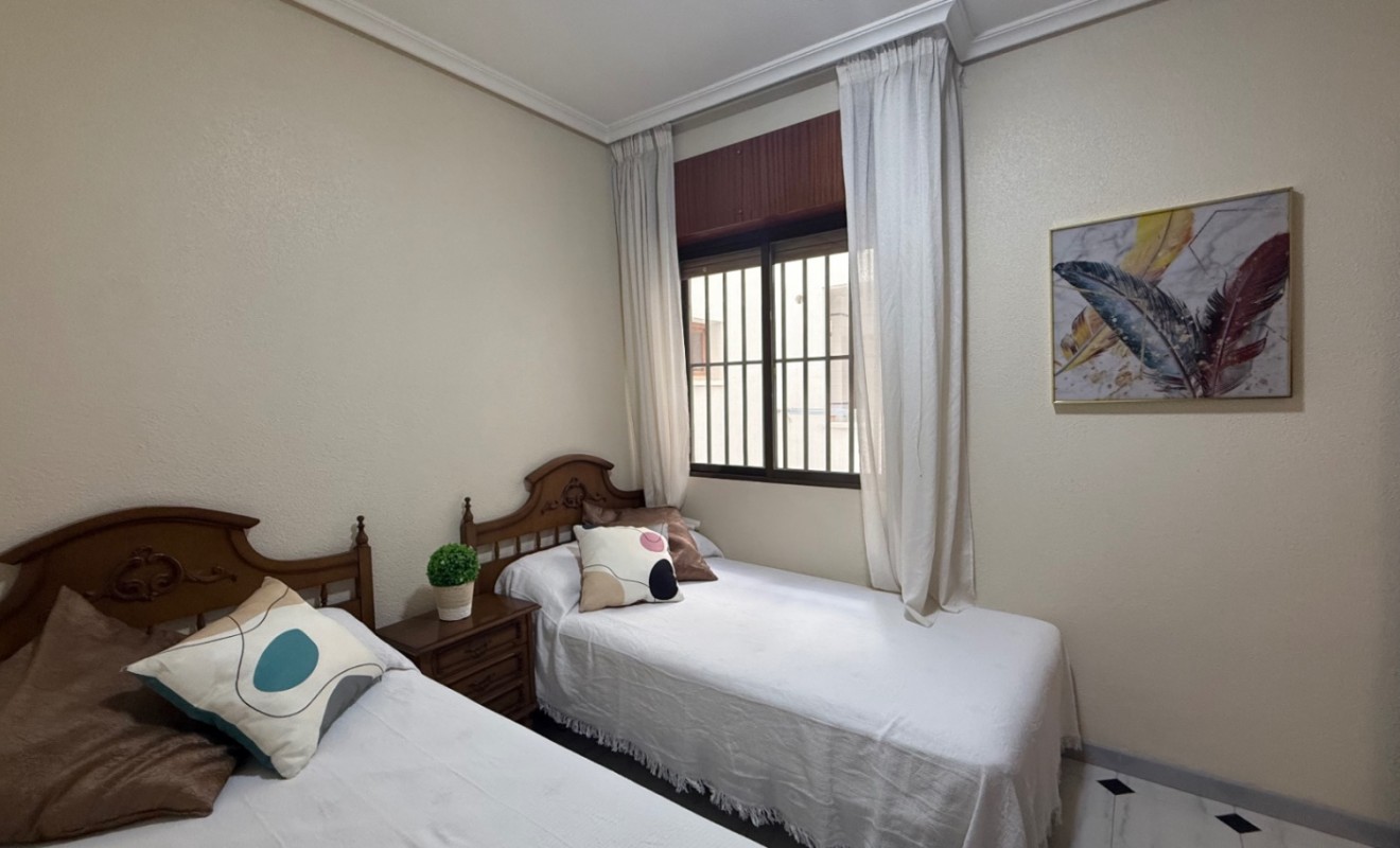 Wederverkoop - Apartment / flat - Torrevieja - Costa Blanca Sur