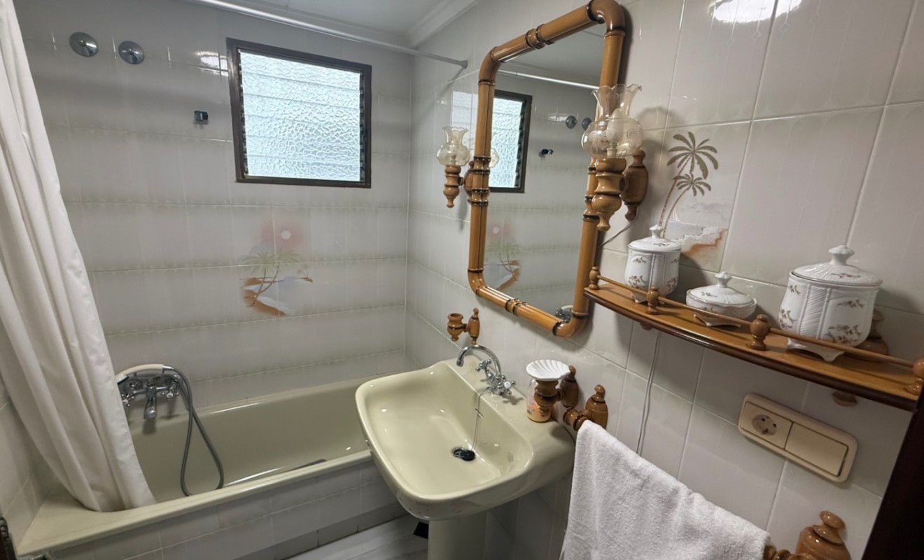 Wederverkoop - Apartment / flat - Torrevieja - Costa Blanca Sur