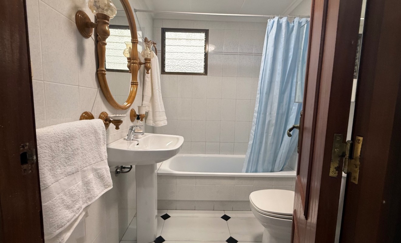 Wederverkoop - Apartment / flat - Torrevieja - Costa Blanca Sur