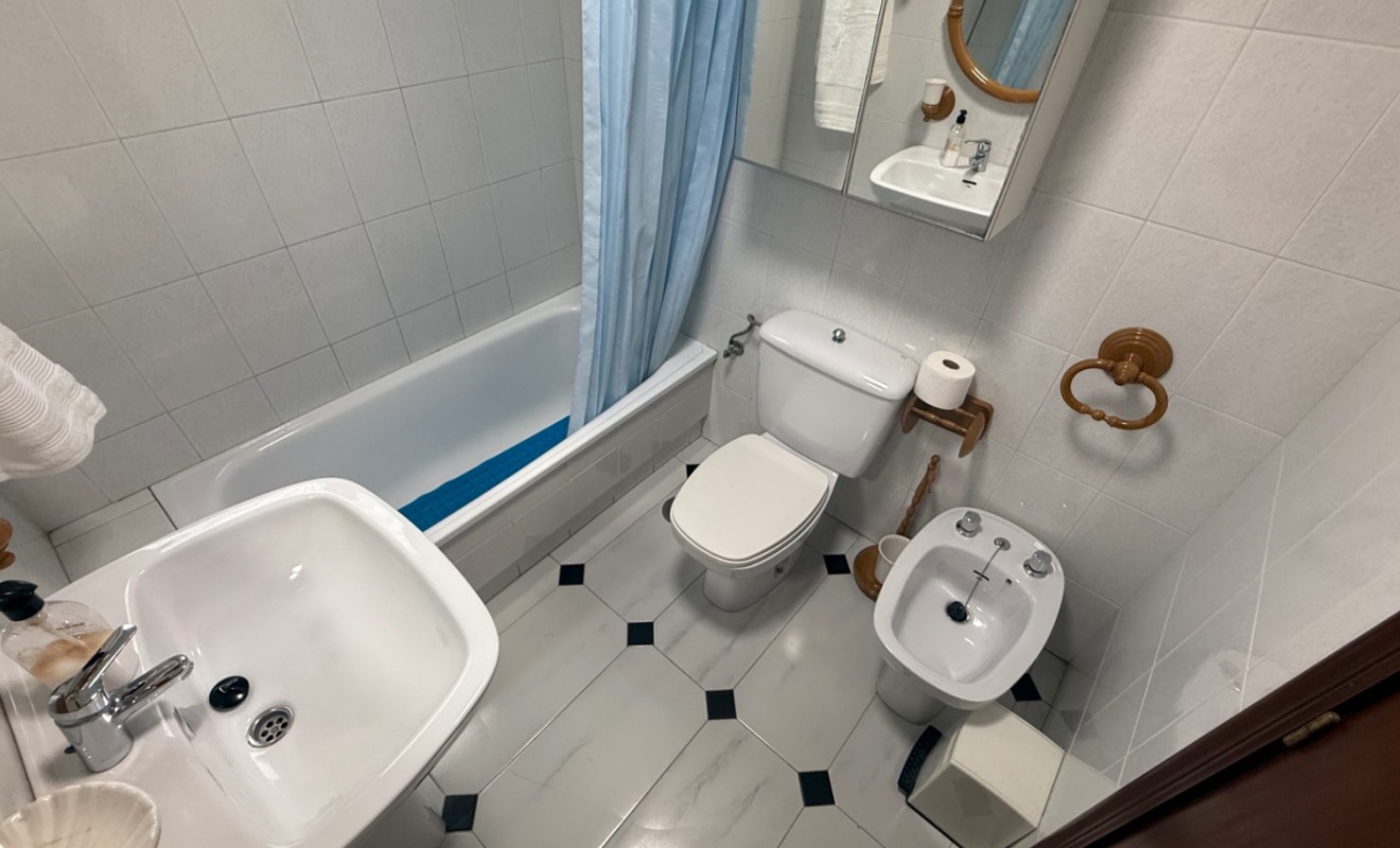 Wederverkoop - Apartment / flat - Torrevieja - Costa Blanca Sur