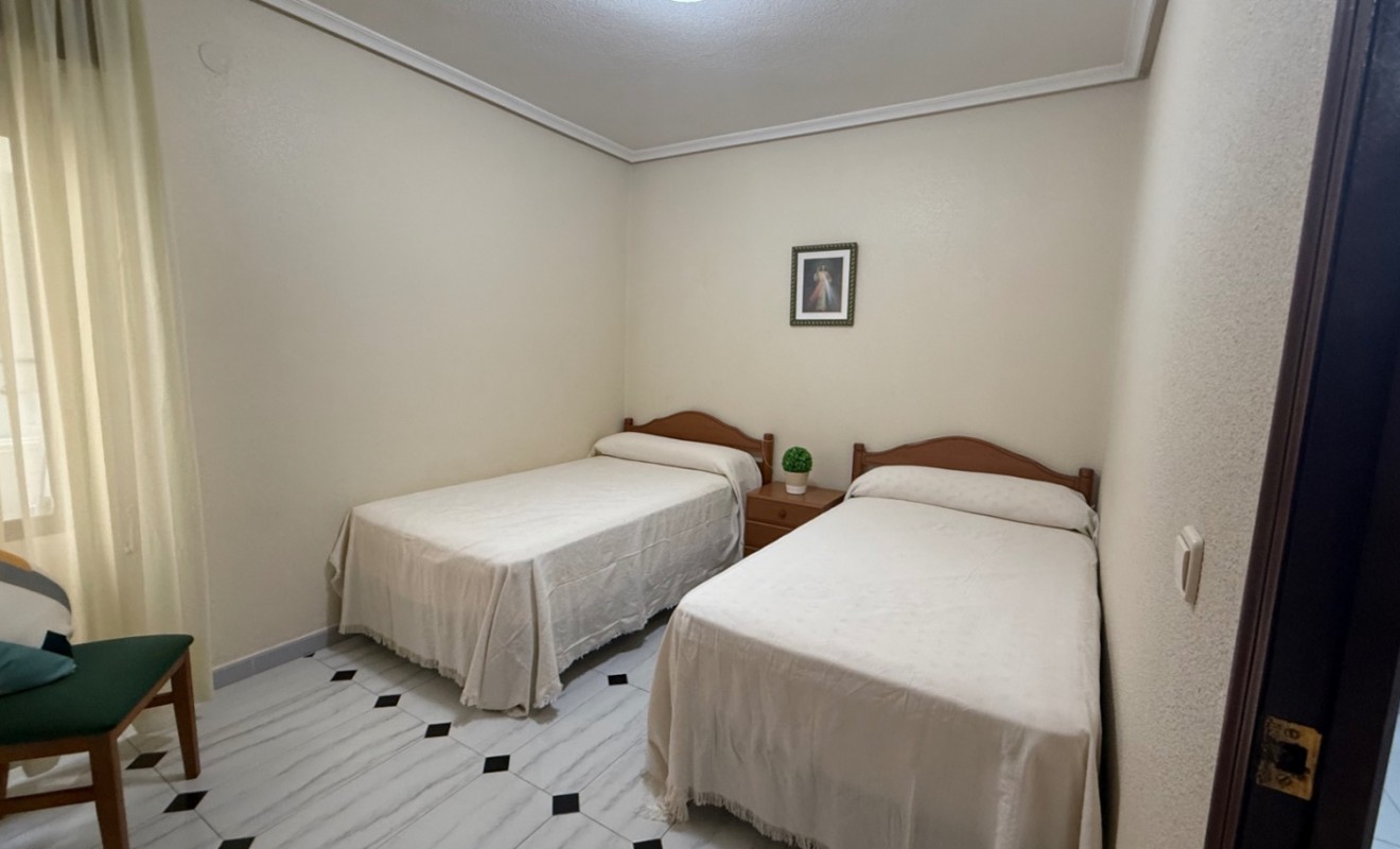 Wederverkoop - Apartment / flat - Torrevieja - Costa Blanca Sur