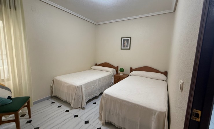 Wederverkoop - Apartment / flat - Torrevieja - Costa Blanca Sur
