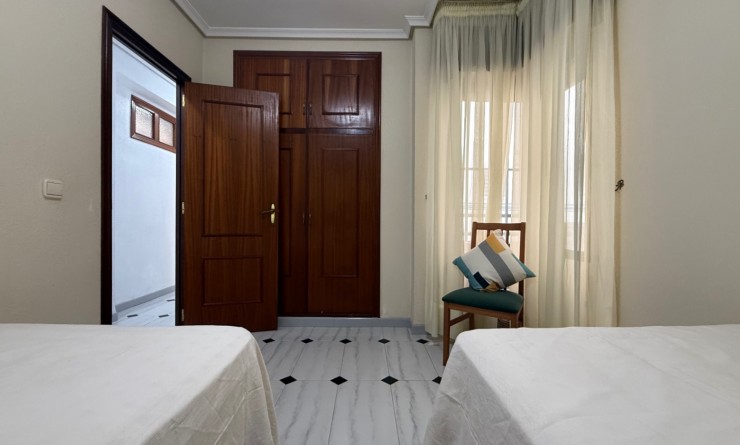 Wederverkoop - Apartment / flat - Torrevieja - Costa Blanca Sur