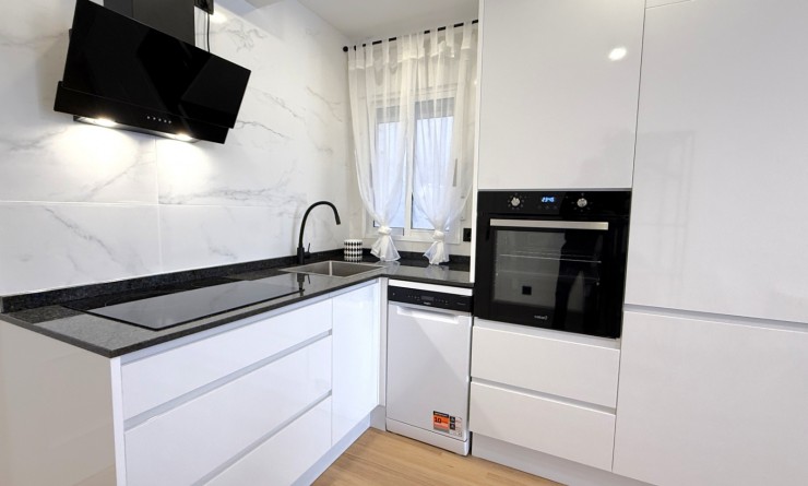 Wederverkoop - Apartment / flat - Torrevieja - Costa Blanca Sur